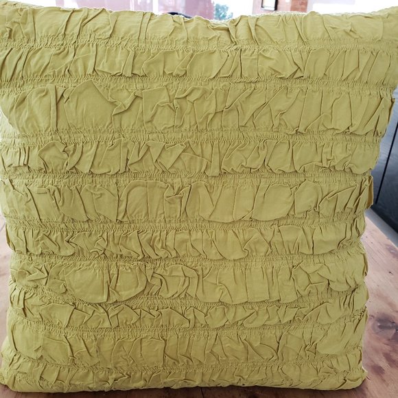 Pair of Australian KAS 16x16 Chartreuse Ruched Covers and Pillows - Picture 1 of 9